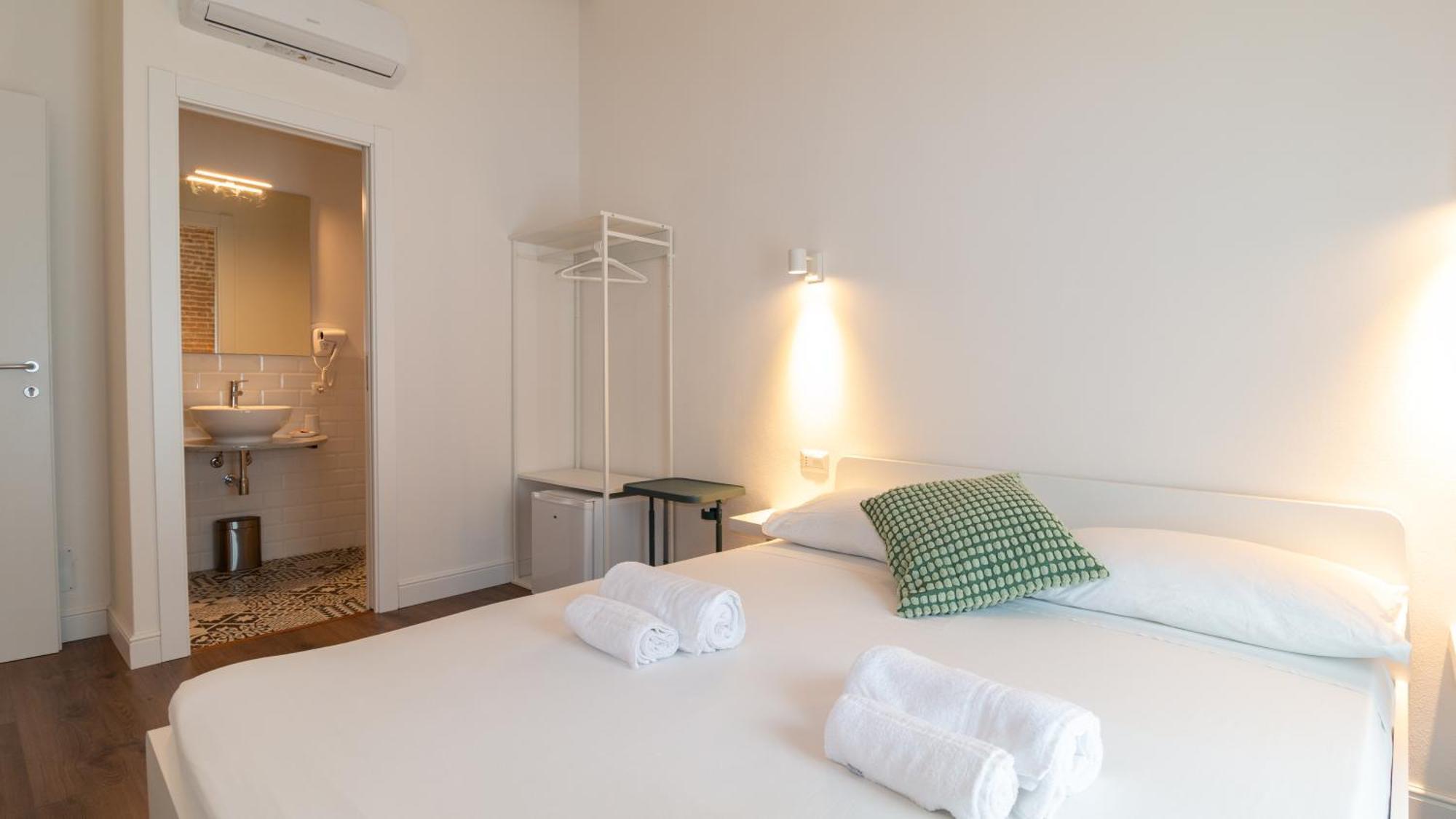 Ceramic Rooms Oristano Exterior photo